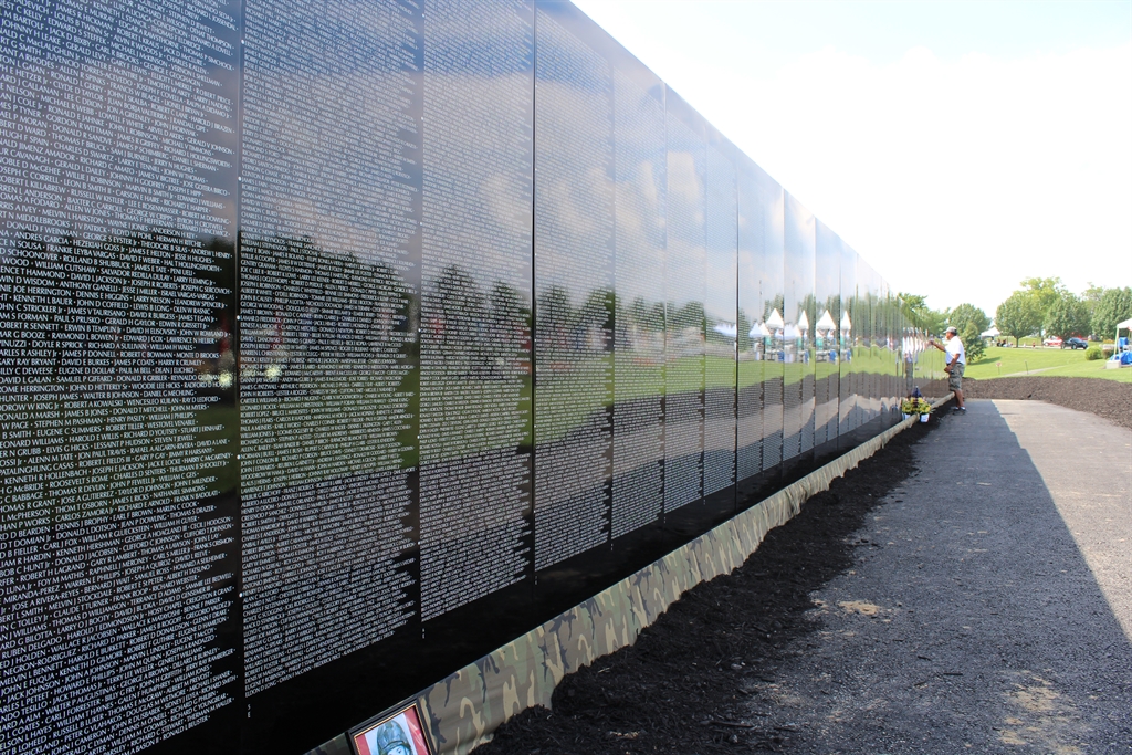 Professional Photos of The Vietnam Moving Wall - City of Taylor Mill